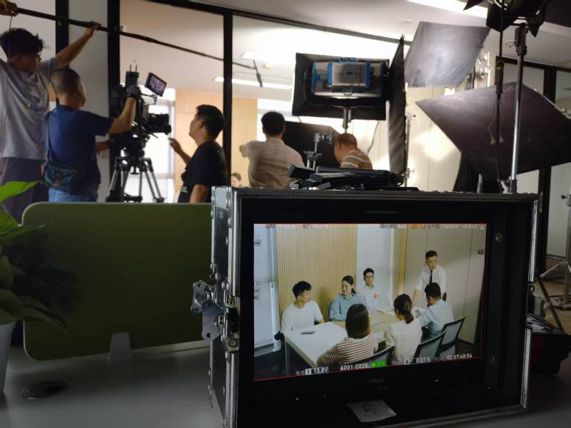点军区TVC拍摄公司：科技产品视觉化大师，诠释未来感与功能美学